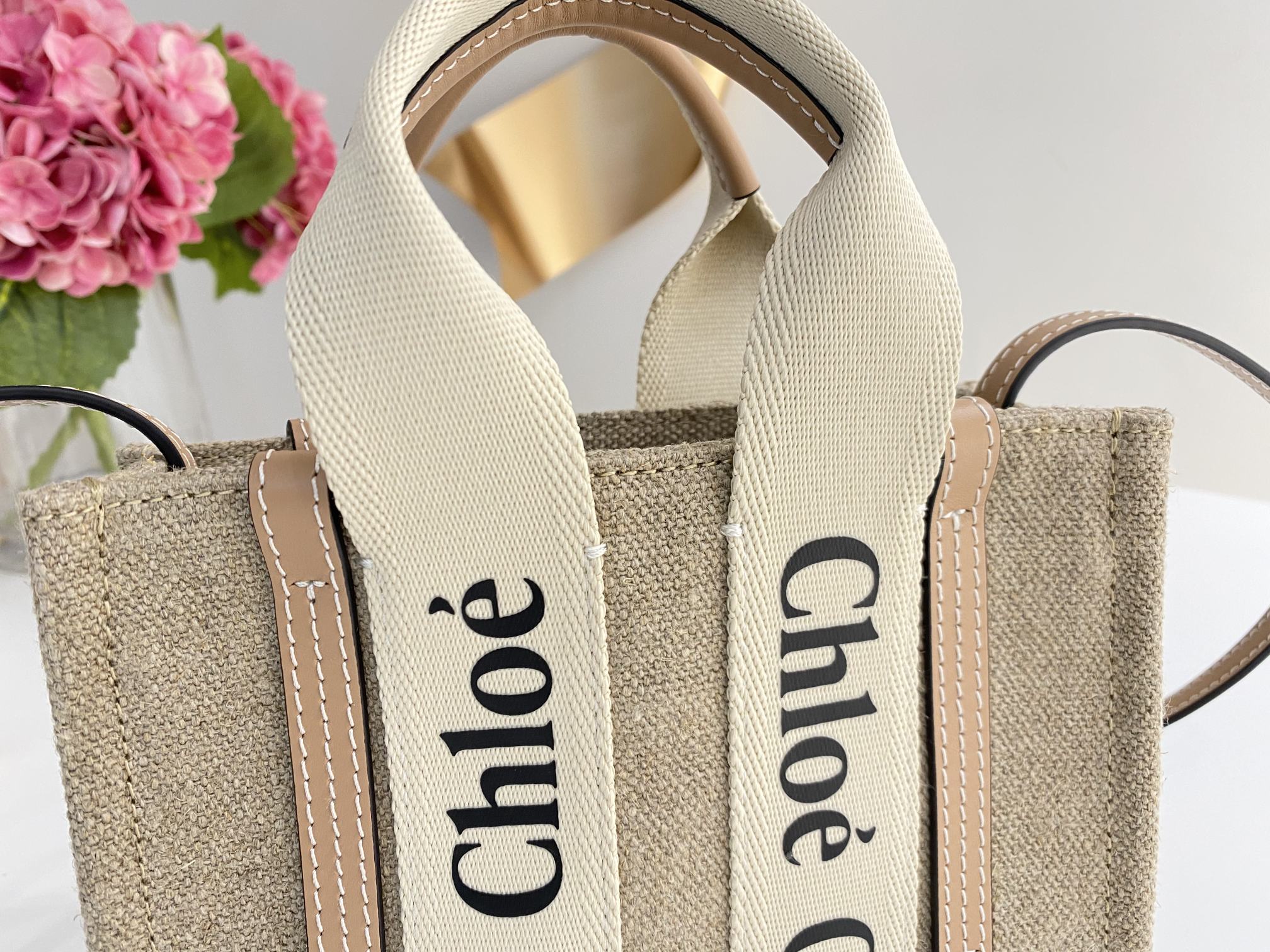 Chloe Mini Woody Tote Bag In Linen